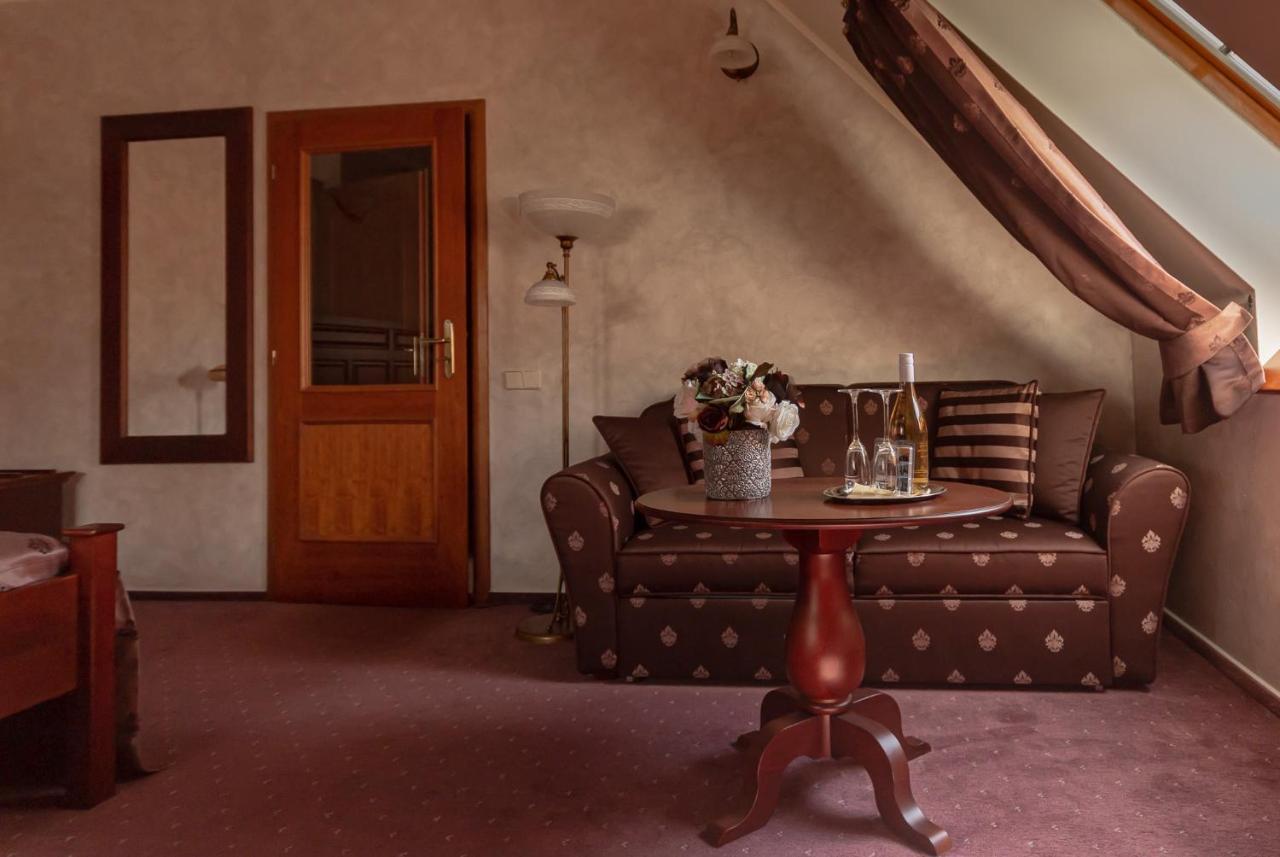 Hotel Octarna - Free On-site Parking