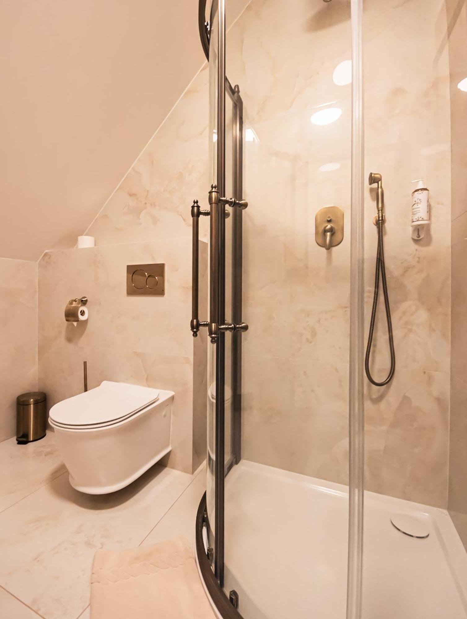 Hotel Octarna - Free On-site Parking 4*