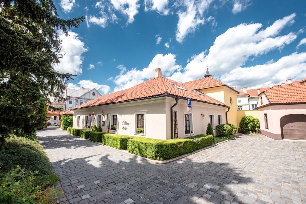 Hotel Octarna - Free On-site Parking 4*