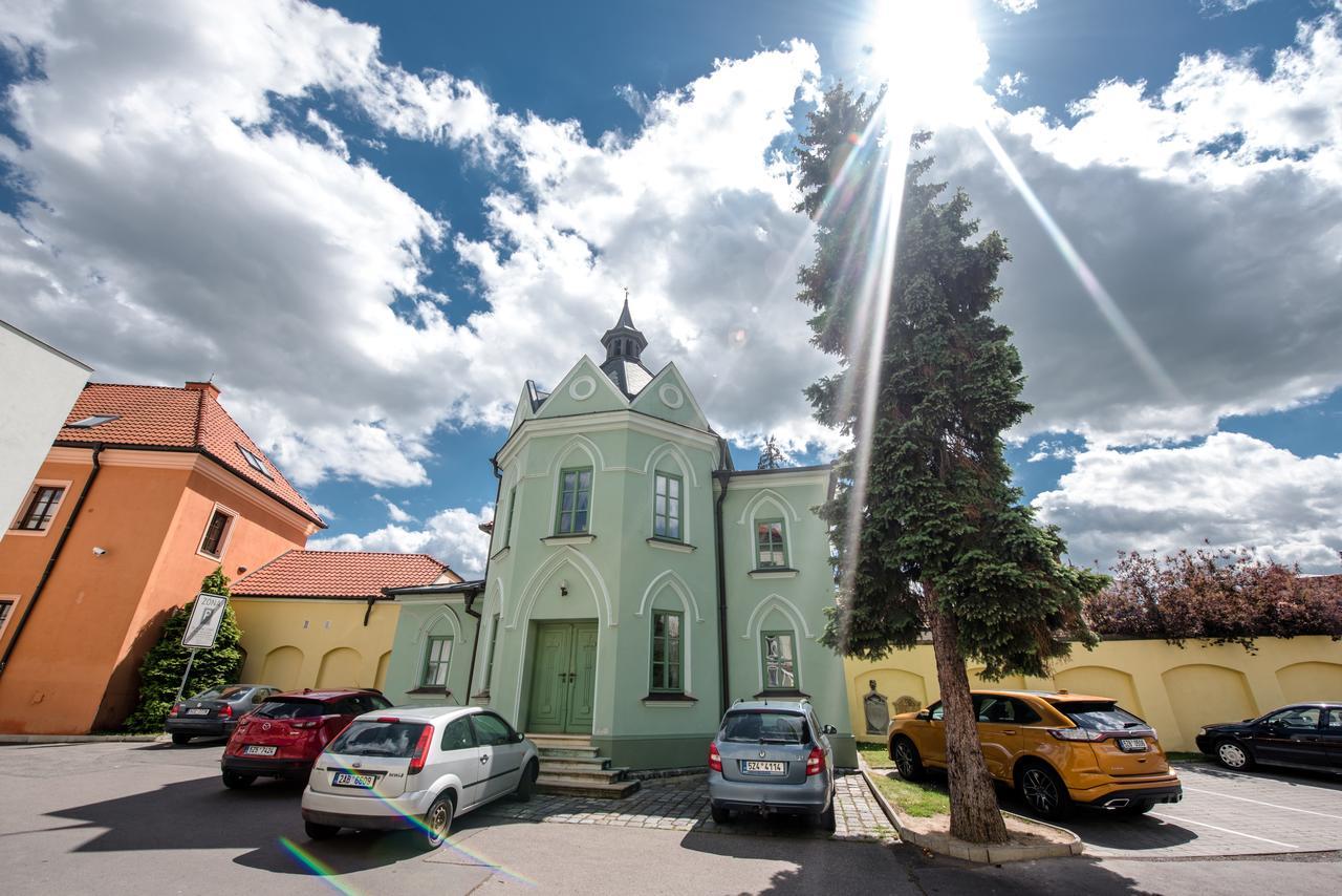 Octarna - Free On-site Parking