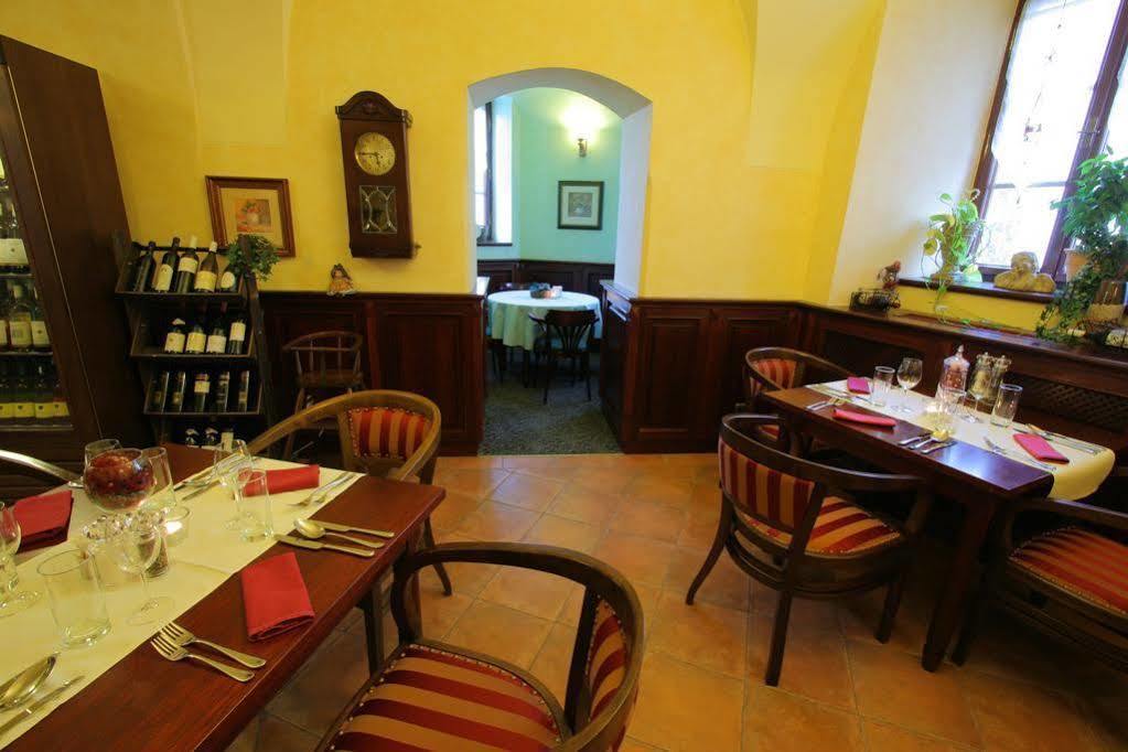 Octarna - Free On-site Parking Hotel Kromeriz