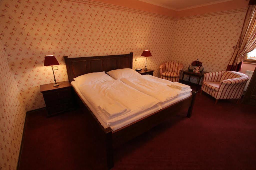 Hotel Octarna - Free On-site Parking 4*